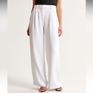 Abercrombie & Fitch - Harper Tailored Premium Crepe
Ultra-Wide Leg Pant